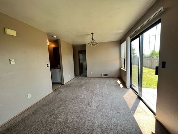 4th image of 930 S 22nd Ct #B