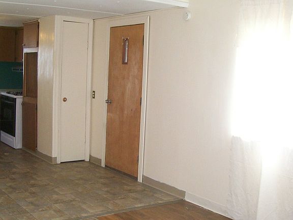 5th image of 13 Travertine Ln