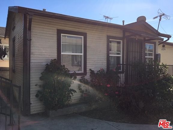 4th image of 3674 Percy St