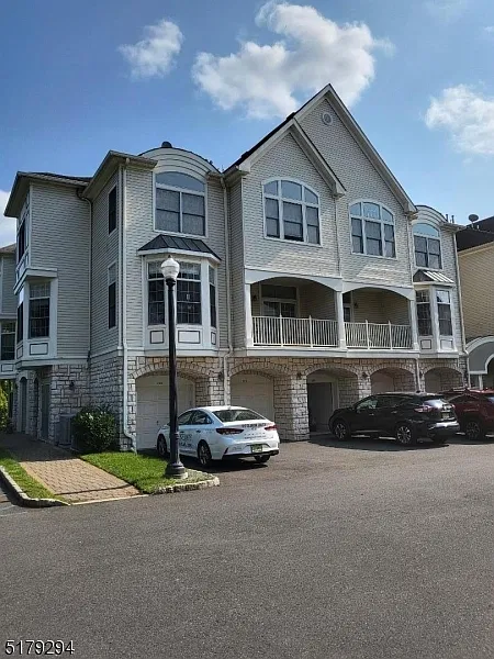 2 bed, 2.0 bath, $3,950 — Photo 4