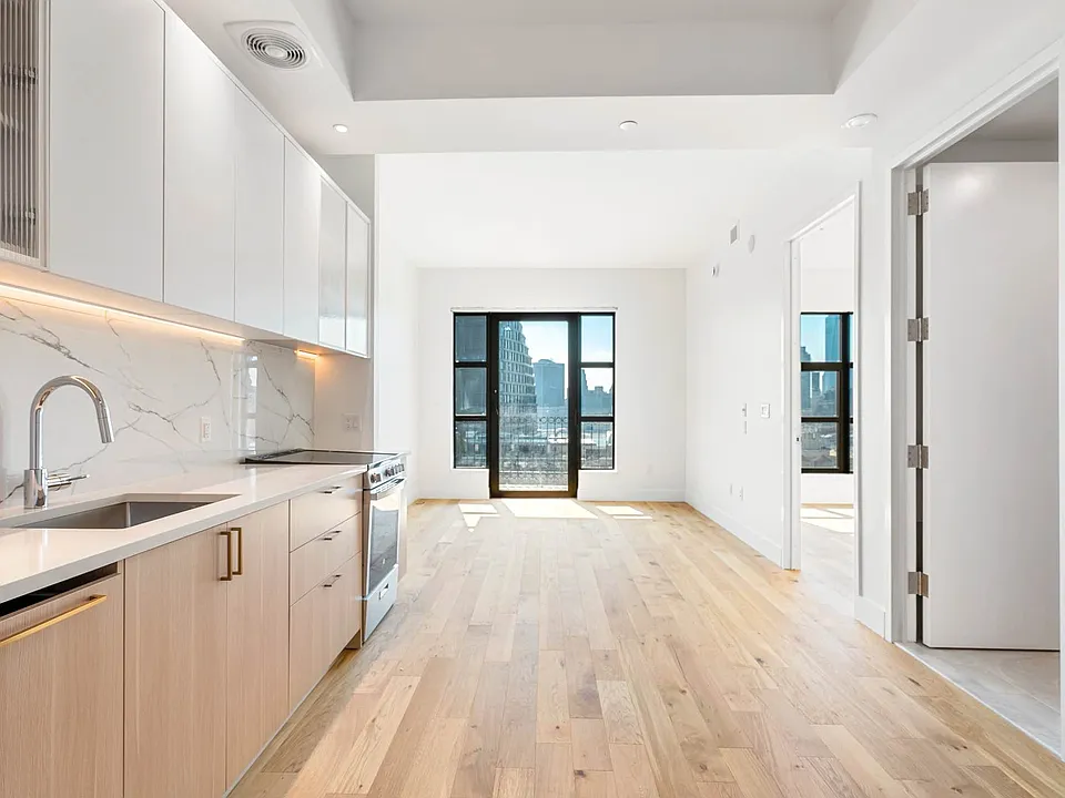 69 Adams St #15M