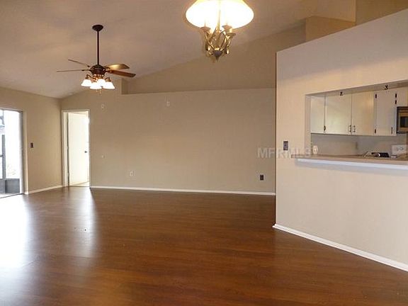 4th image of 11818 Sweetpea Ct