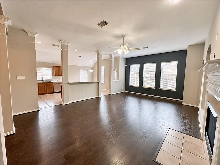 7611 Waterlilly Ln — Photo 6