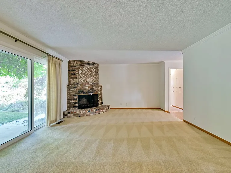 130 S Avalon Dr — Photo 11