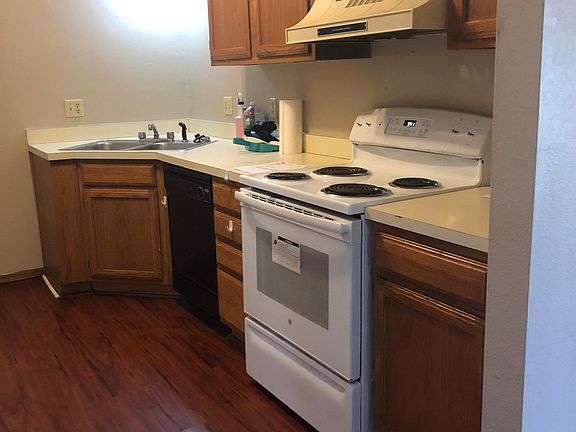 3rd image of 1303 Clearwater Dr