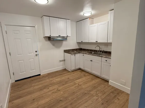 3715 46th Ave APT 3, Sacramento, CA 95824