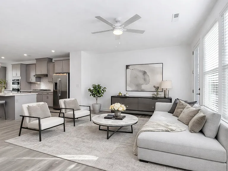 707 Hoke Ln — Photo 1