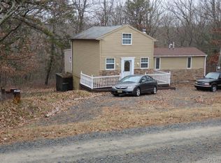 199 Maple Dr, Cresco, PA 18326