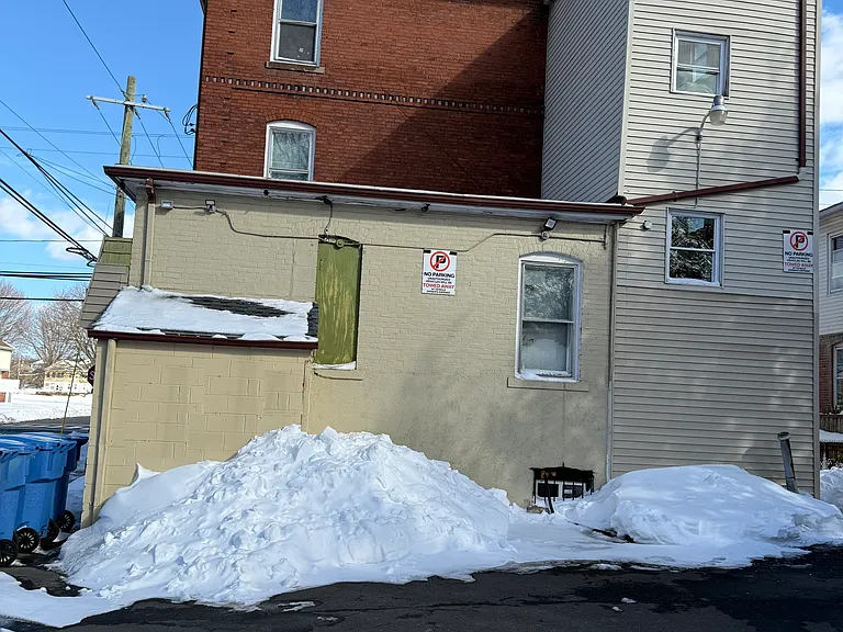 198 Oak St #3 — Photo 1