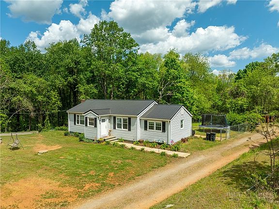 5th image of 379 Pat Nixon Road