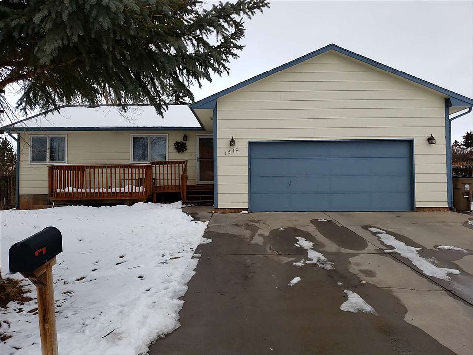1st image of 1572 Henry Dr