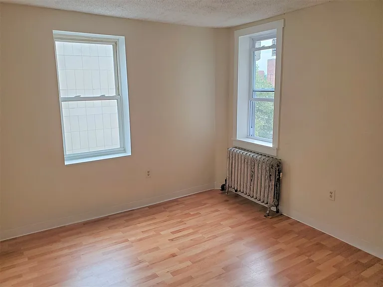 819 Elm St #14 — Photo 5