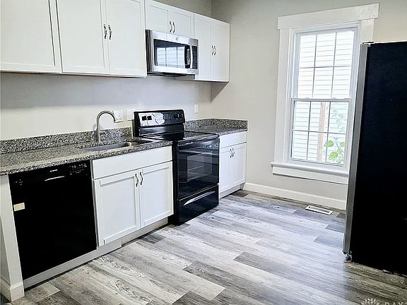 2nd image of 1623 Mack Ave #1621/1623