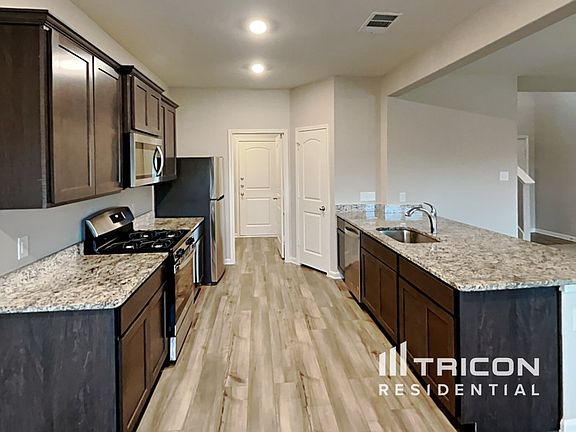5th image of 236 Micah Ln
