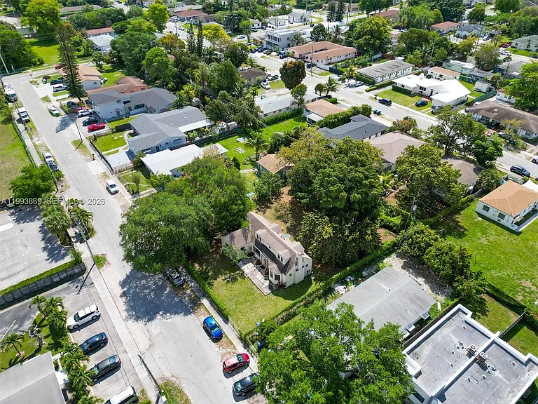 1238 NE 112th St — Photo 30