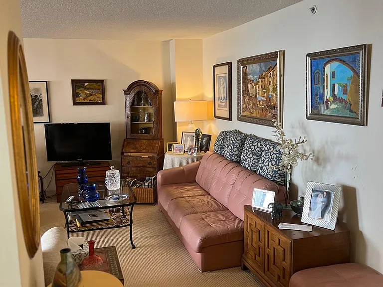 Winston Dr — Photo 10