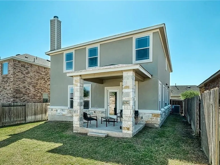 521 Bradford Ln — Photo 25