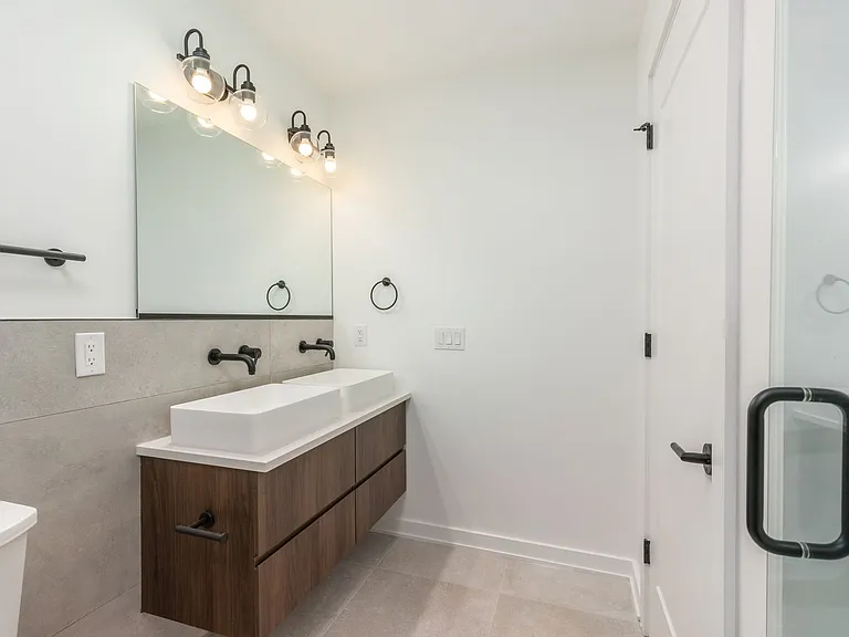 1601 Frankford Ave — Photo 41