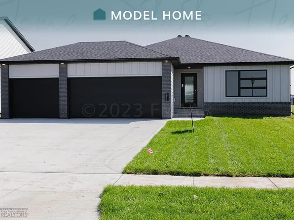 10136 Concord Dr, Horace, ND 58047