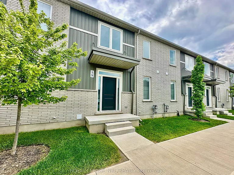 121A Moffatt St #25 — Photo 1