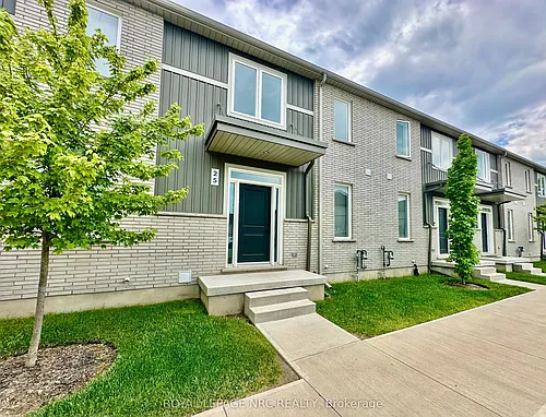 121A Moffatt St #25 Photo 1