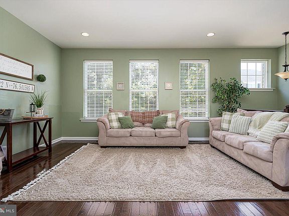 2nd image of 8138 Villaggio Dr
