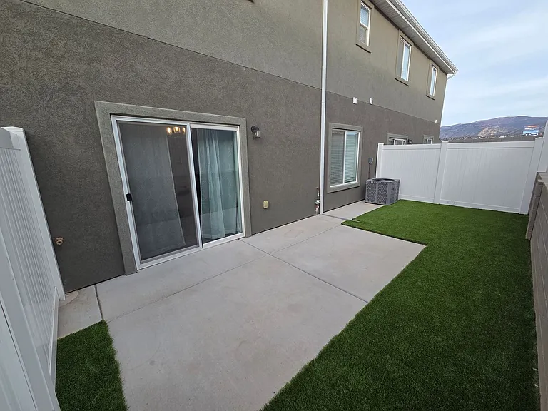 3127 W 1675 N #E — Photo 29