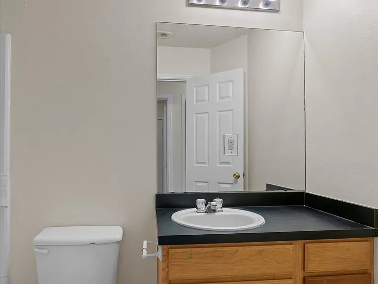 101 Ina Ct #INACOURT101 — Photo 4