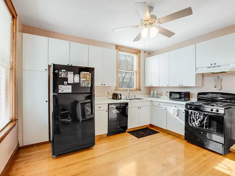 3853 N Hamlin Ave — Photo 14