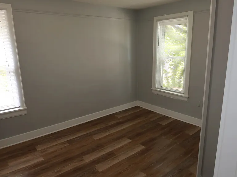 819 49th St #3 — Photo 5
