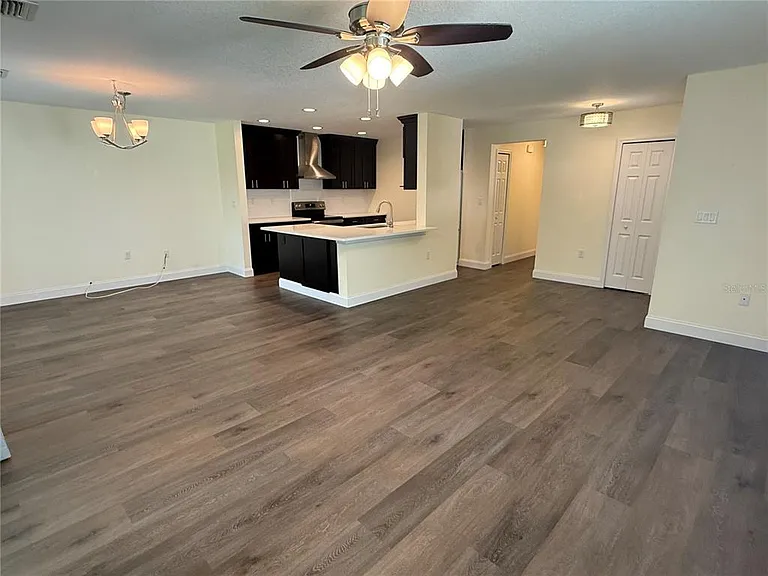 514 Longfellow Ct #C — Photo 10