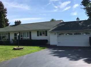 7374 Rochester Rd, Lockport, NY 14094