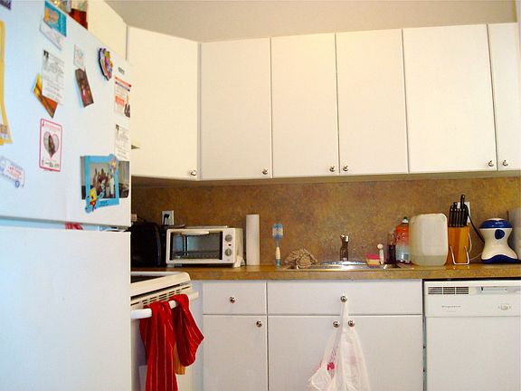 4th image of 1027 NW 1st Ave