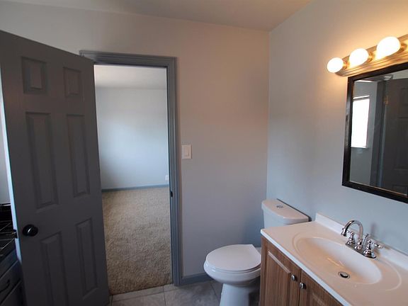 3rd image of 1518 S Santa Fe Street