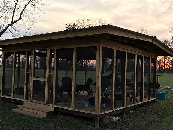 20X20 Screened detached