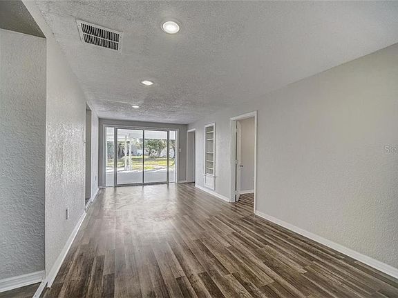 5th image of 53 Croton Dr