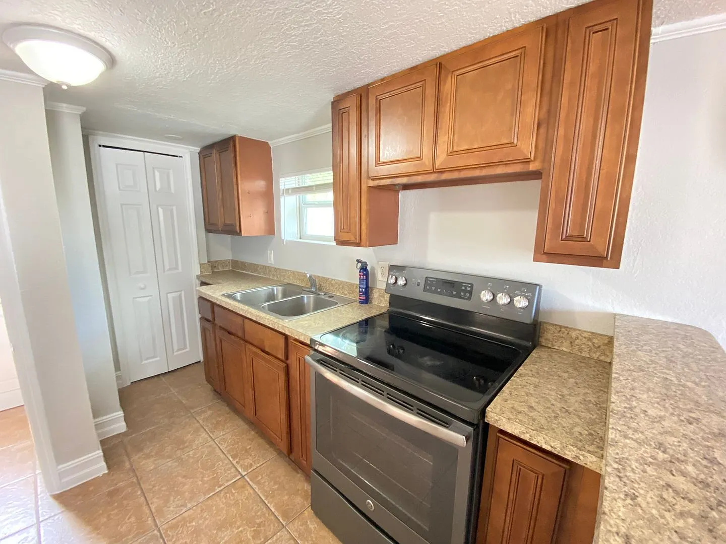 2 bed, 1.0 bath, 650 sqft, $1,165 — Photo 3