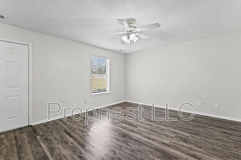 2 bed, 1.5 bath, 1066 sqft, $1,399 — Photo 3