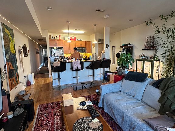 2nd image of 2835 W Girard Ave #4B