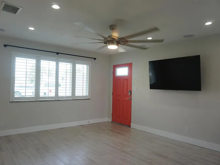 1 Seaside Dr — Photo 11