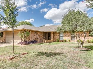 1500 Willow Vale Dr, Fort Worth, TX 76134