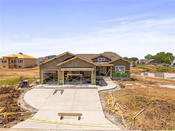 9172 Saddletop St, Lenexa, KS 66227