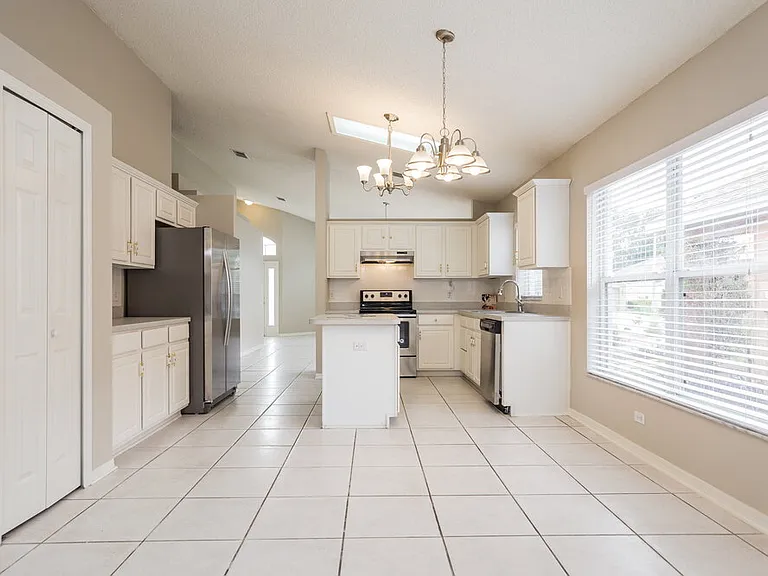 15833 Pine Lily Ct — Photo 6