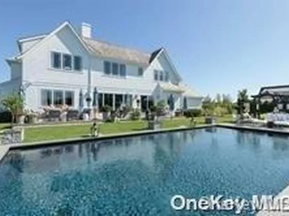 27 Corbett Drive, East Quogue, NY 11942