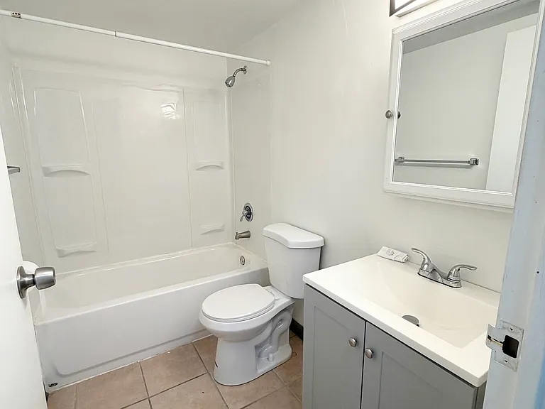 704 Orchard Ave #201 — Photo 4