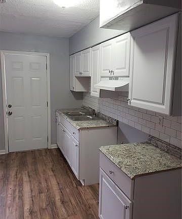 3rd image of 1225 Flanders St