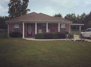 109 North St, Waveland, MS 39576