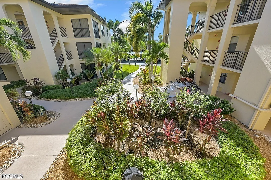 2 bed, 2.0 bath, 1139 sqft, $1,695 — Photo 3