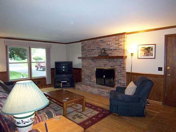 4th image of 35 Concord Dr