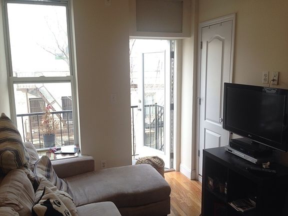 3rd image of 190 E 2nd St APT 26